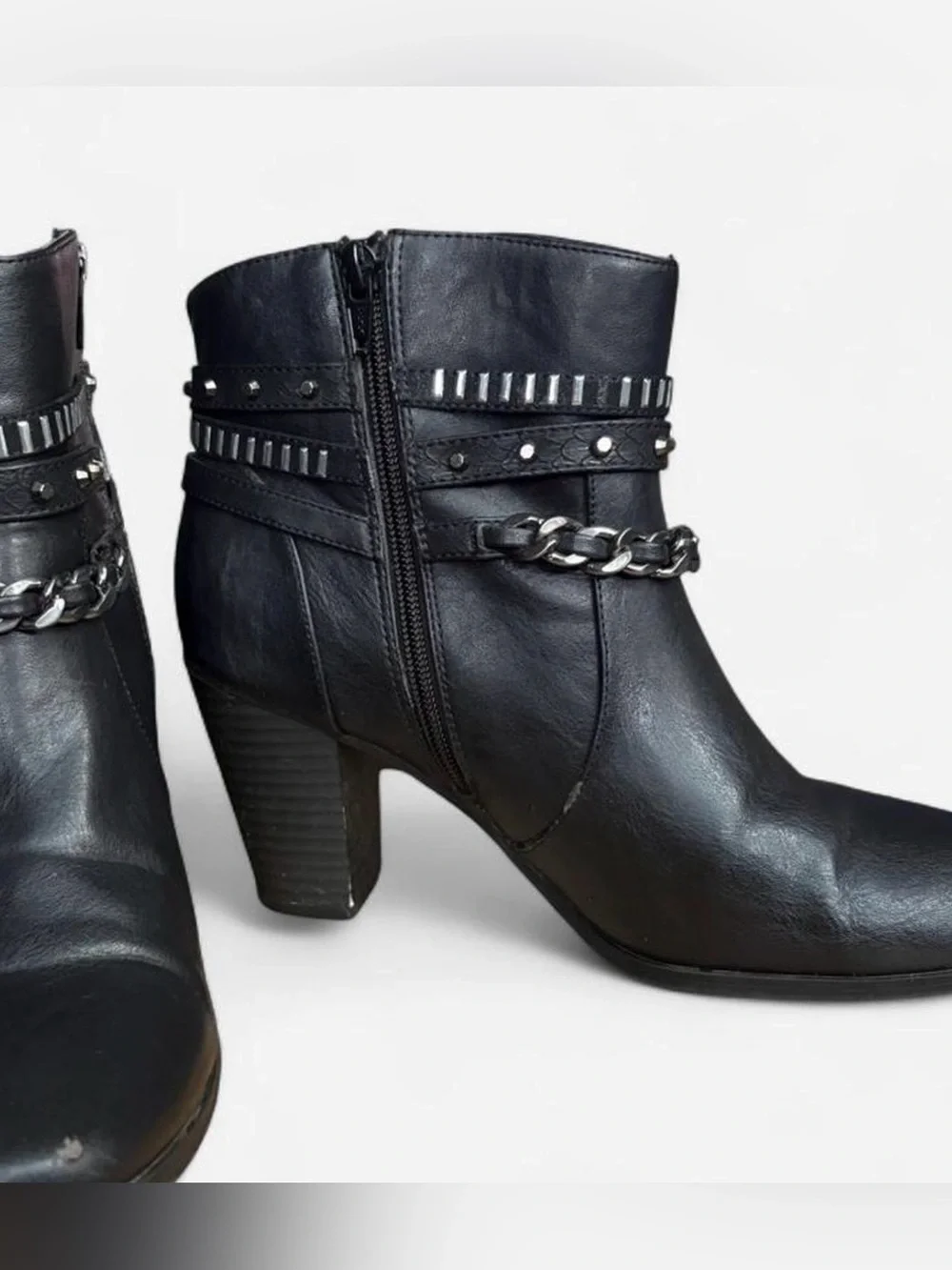 Jennifer Lopez Black and Silver Chain Detail Ankle Booties Faux Leather Size 9.5